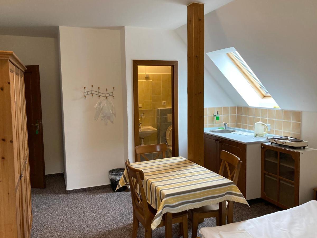 Chalupa A Apartmany Lojka Benecko Exterior foto